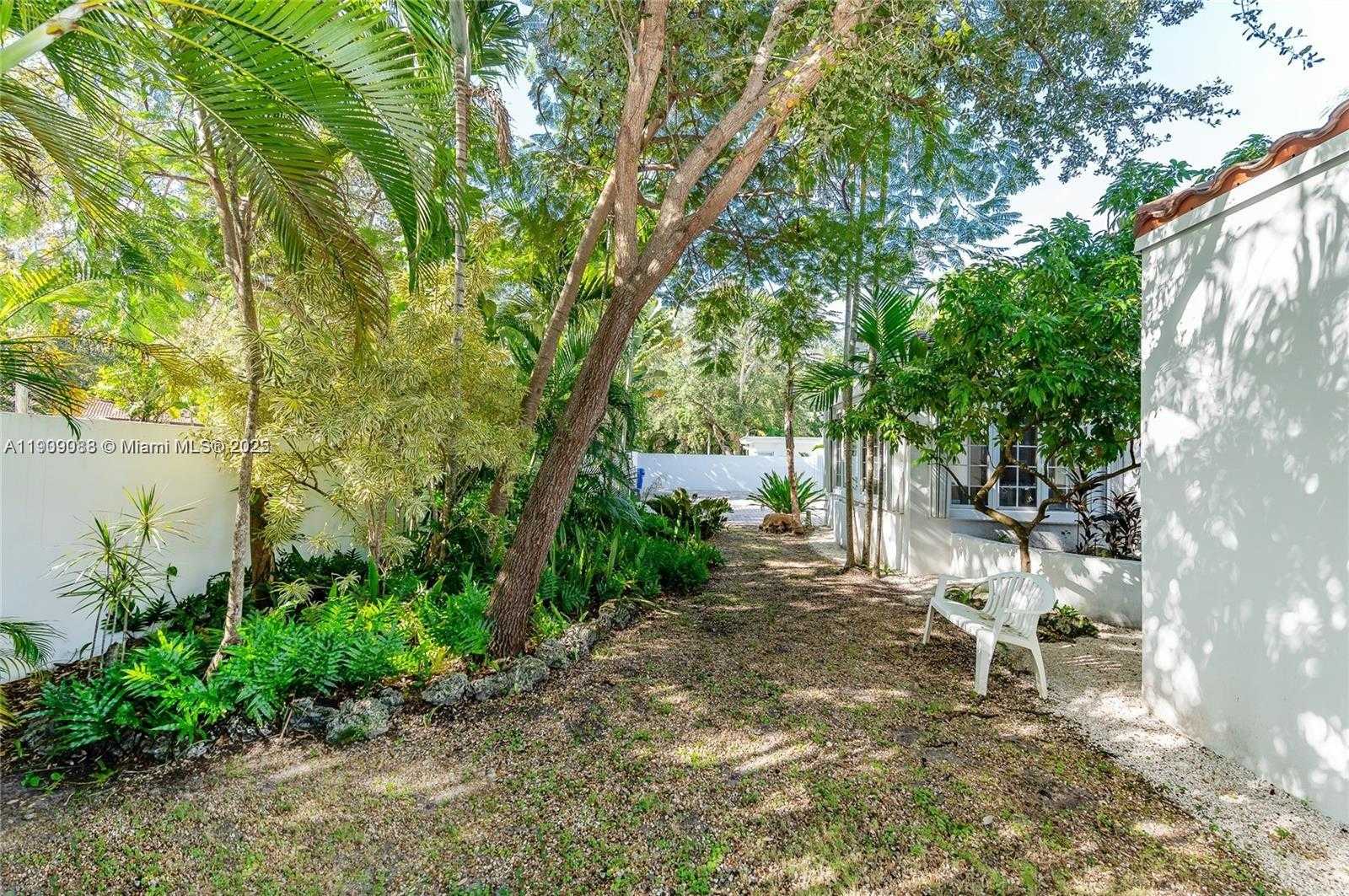 Small Image of 2379 OVERBROOK ST, Coconut Grove Number 39