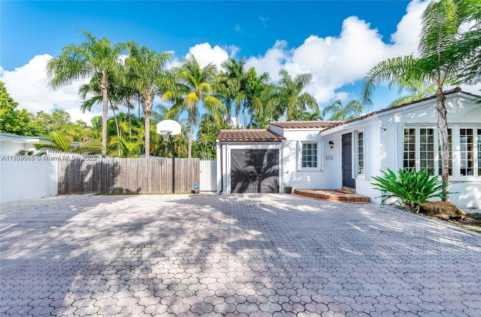 Small Image of 2379 OVERBROOK ST, Coconut Grove Number 5