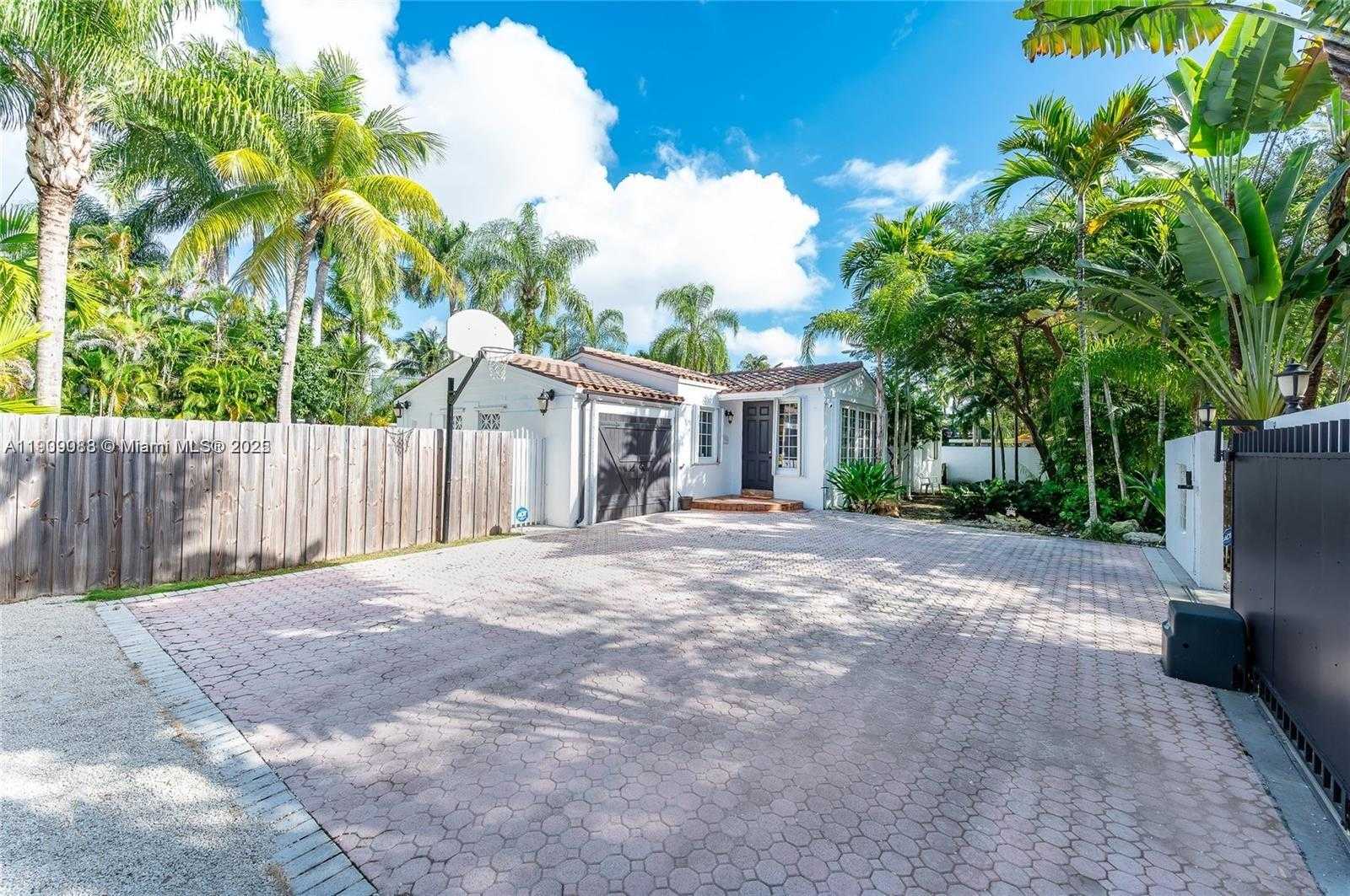 Small Image of 2379 OVERBROOK ST, Coconut Grove Number 8