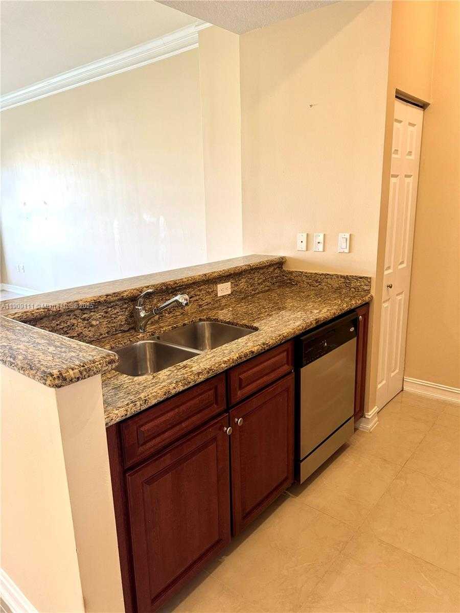 Small Image of 3001 NORTH EAST 185TH ST #634, Aventura Number 2