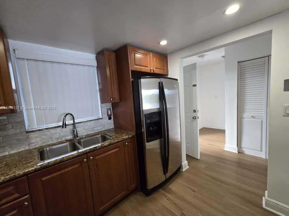Small Image of 9351 FONTAINEBLEAU BLVD #B416, Miami Number 5