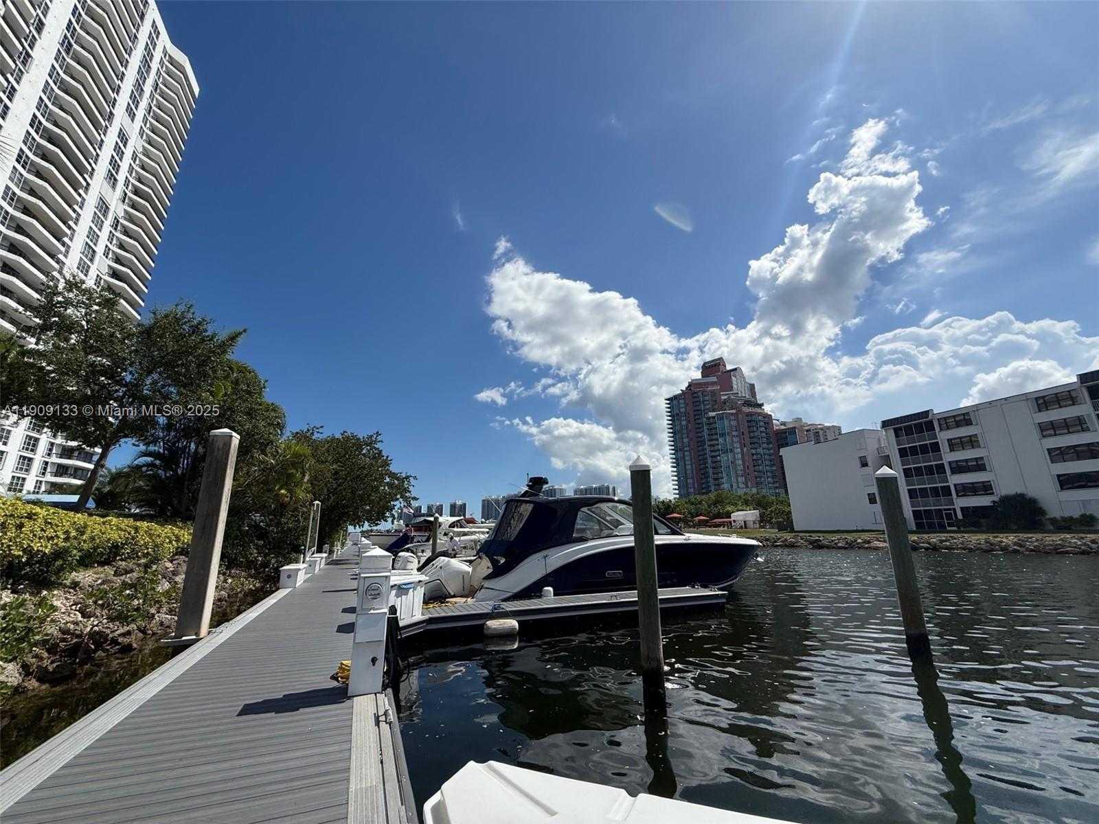 Small Image of 3530 MYSTIC POINTE DR #1204, Aventura Number 14