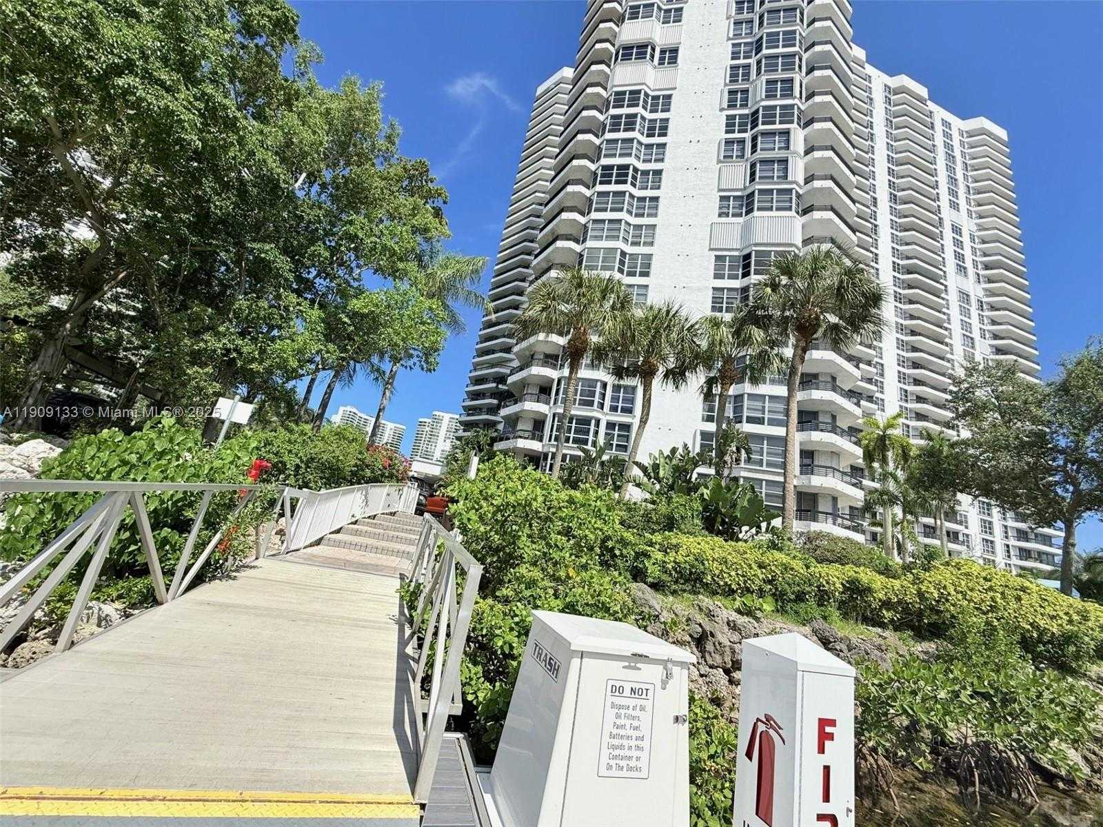 Small Image of 3530 MYSTIC POINTE DR #1204, Aventura Number 15