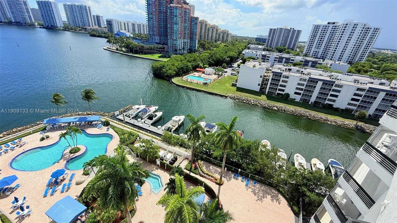 Small Image of 3530 MYSTIC POINTE DR #1204, Aventura Number 16