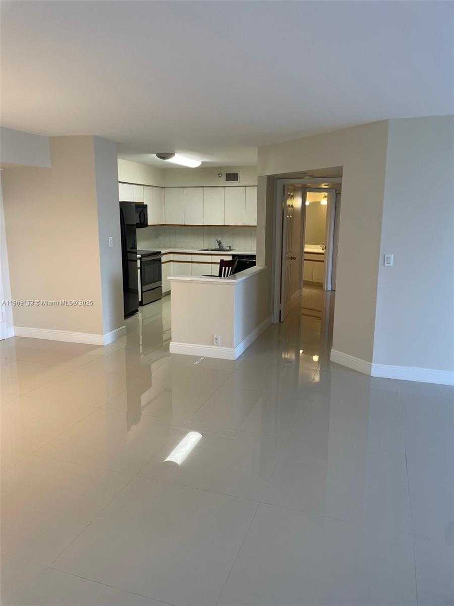 Small Image of 3530 MYSTIC POINTE DR #1204, Aventura Number 3