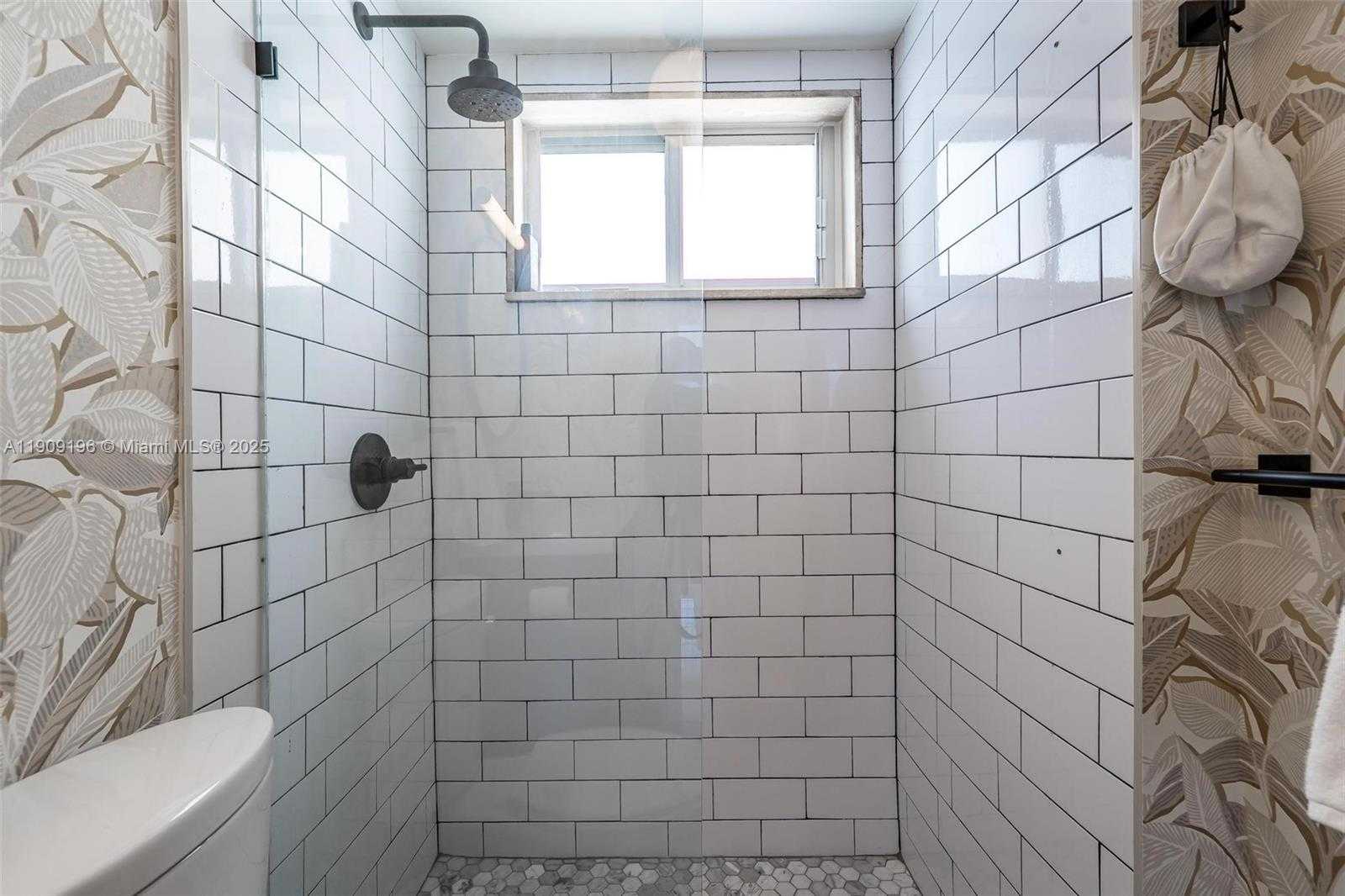 Small Image of 9101 EAST BAY HARBOR DR #606, Bay Harbor Islands Number 13