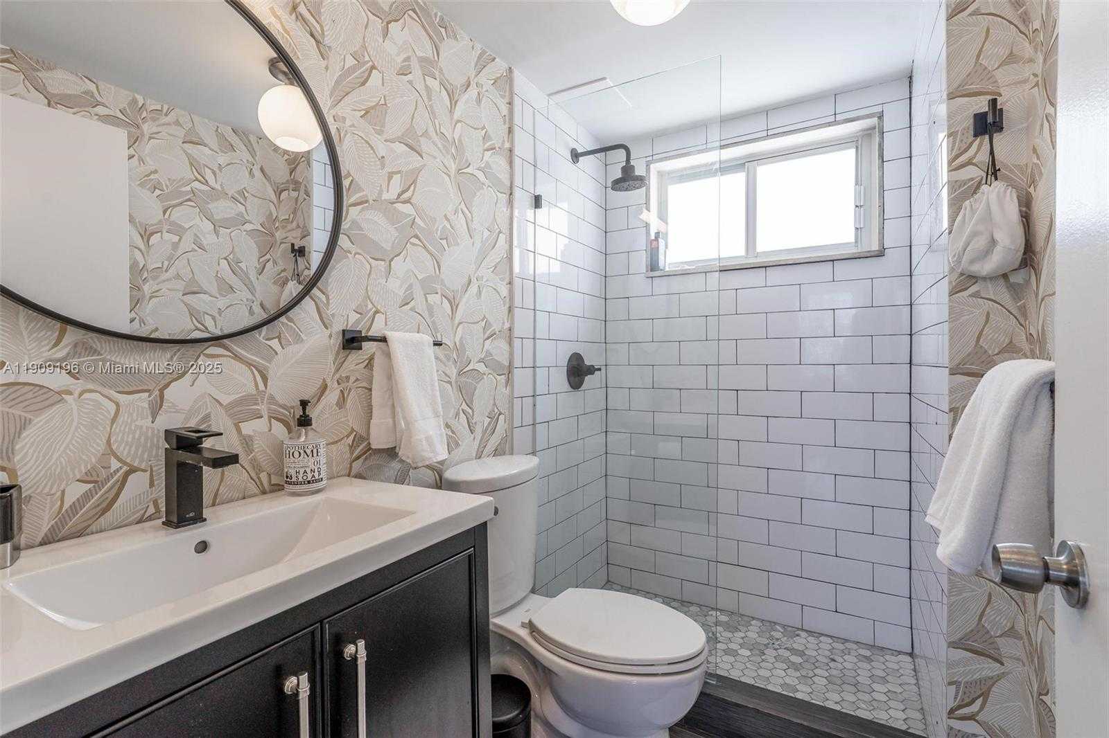 Small Image of 9101 EAST BAY HARBOR DR #606, Bay Harbor Islands Number 14