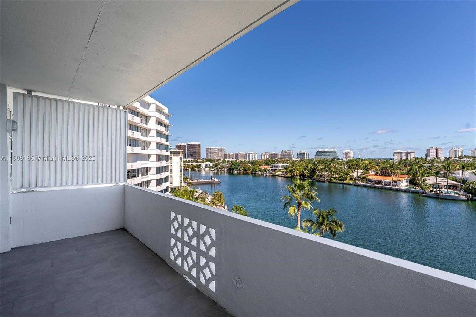 Small Image of 9101 EAST BAY HARBOR DR #606, Bay Harbor Islands Number 16