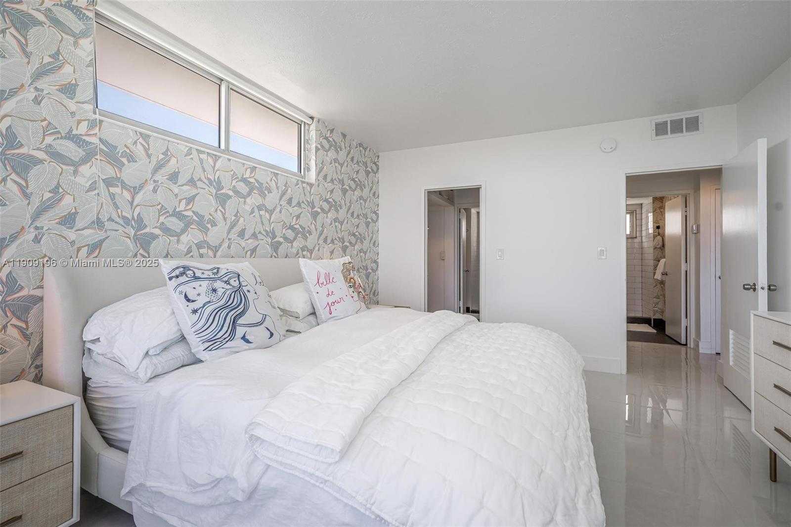 Small Image of 9101 EAST BAY HARBOR DR #606, Bay Harbor Islands Number 17