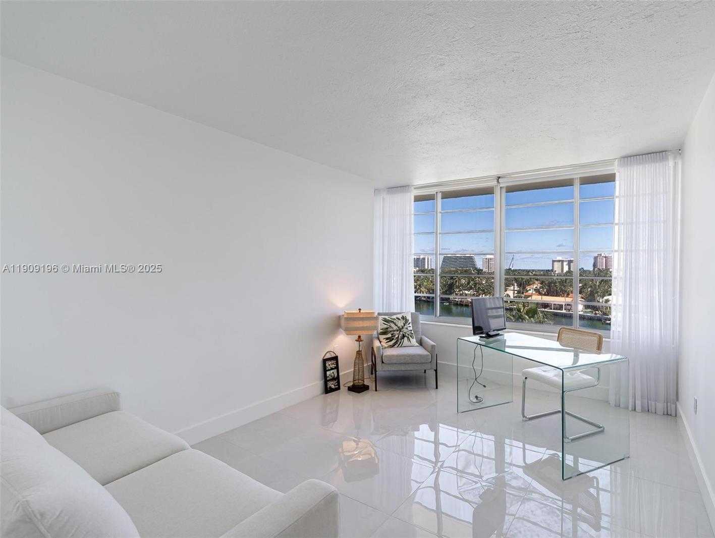 Small Image of 9101 EAST BAY HARBOR DR #606, Bay Harbor Islands Number 25