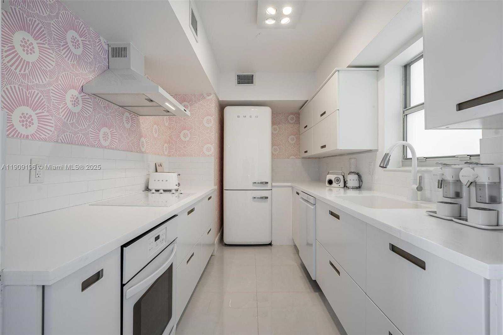 Small Image of 9101 EAST BAY HARBOR DR #606, Bay Harbor Islands Number 30