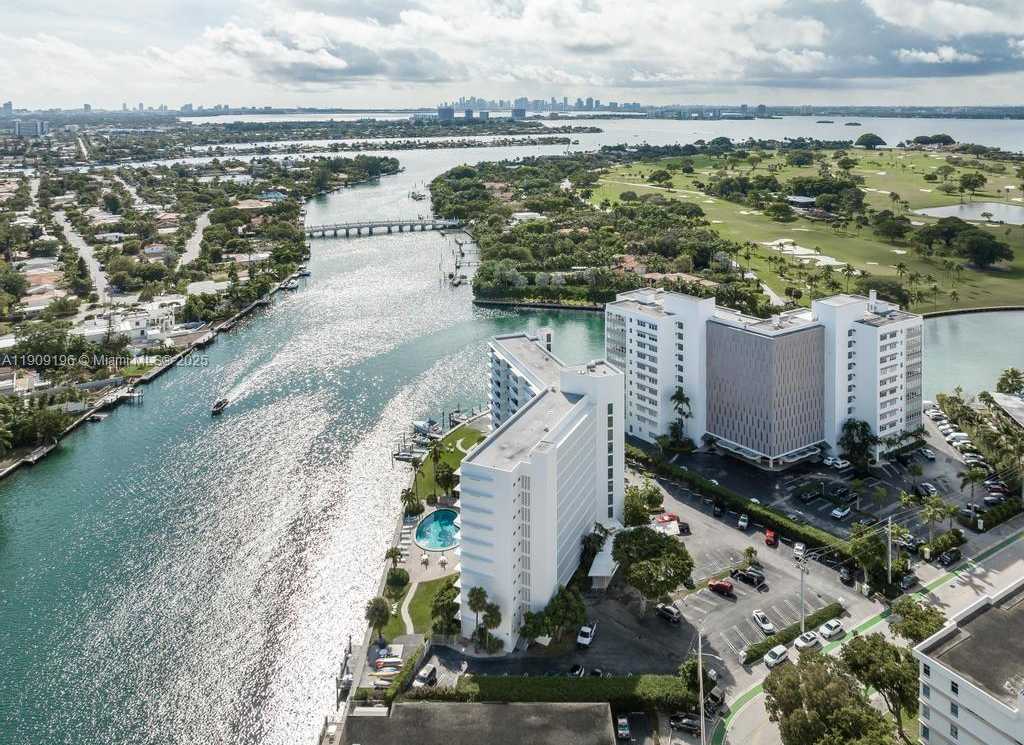 Small Image of 9101 EAST BAY HARBOR DR #606, Bay Harbor Islands Number 32