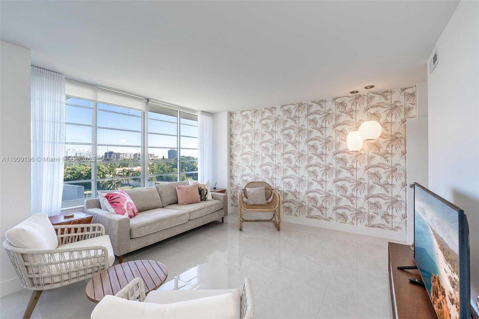 Small Image of 9101 EAST BAY HARBOR DR #606, Bay Harbor Islands Number 7