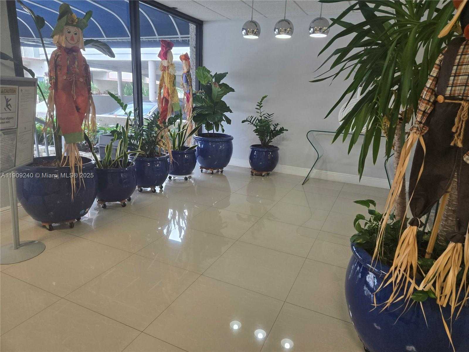 Small Image of 1600 SOUTH OCEAN DR #4I, Hollywood Number 10