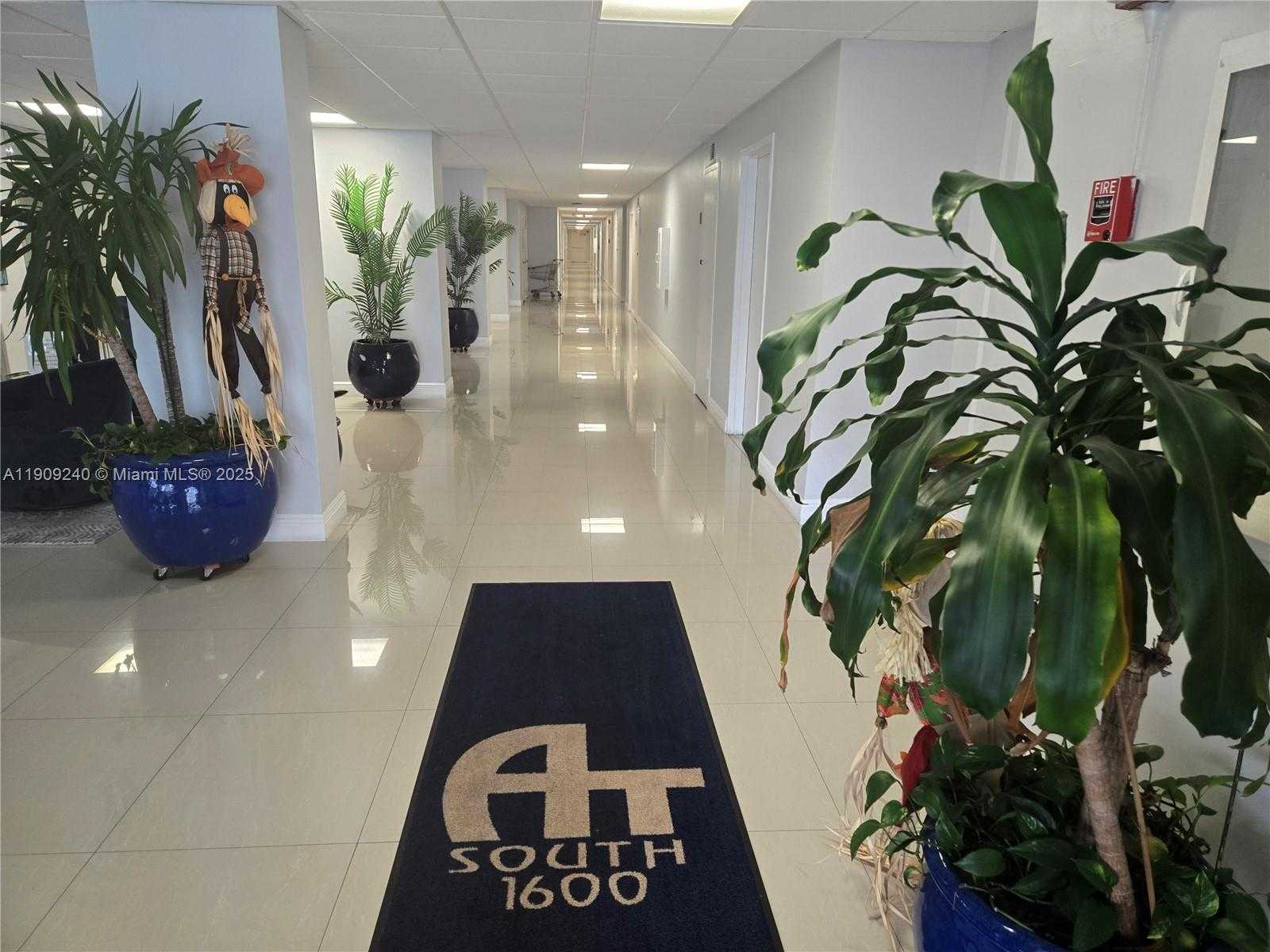 Small Image of 1600 SOUTH OCEAN DR #4I, Hollywood Number 12