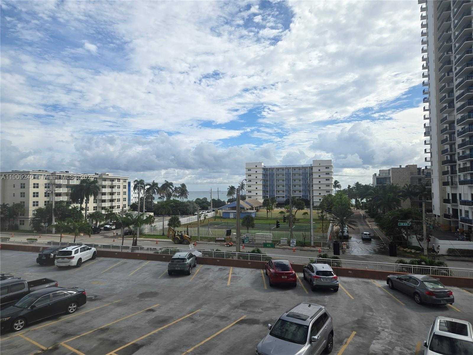 Small Image of 1600 SOUTH OCEAN DR #4I, Hollywood Number 17