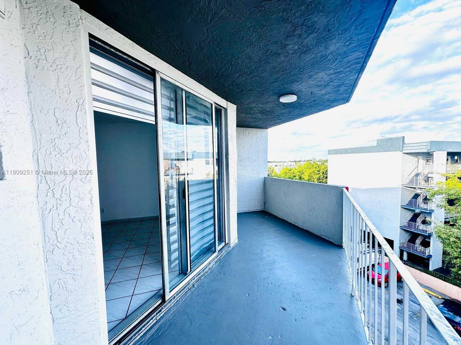 Small Image of 1750 WEST 46TH ST #535, Hialeah Number 15