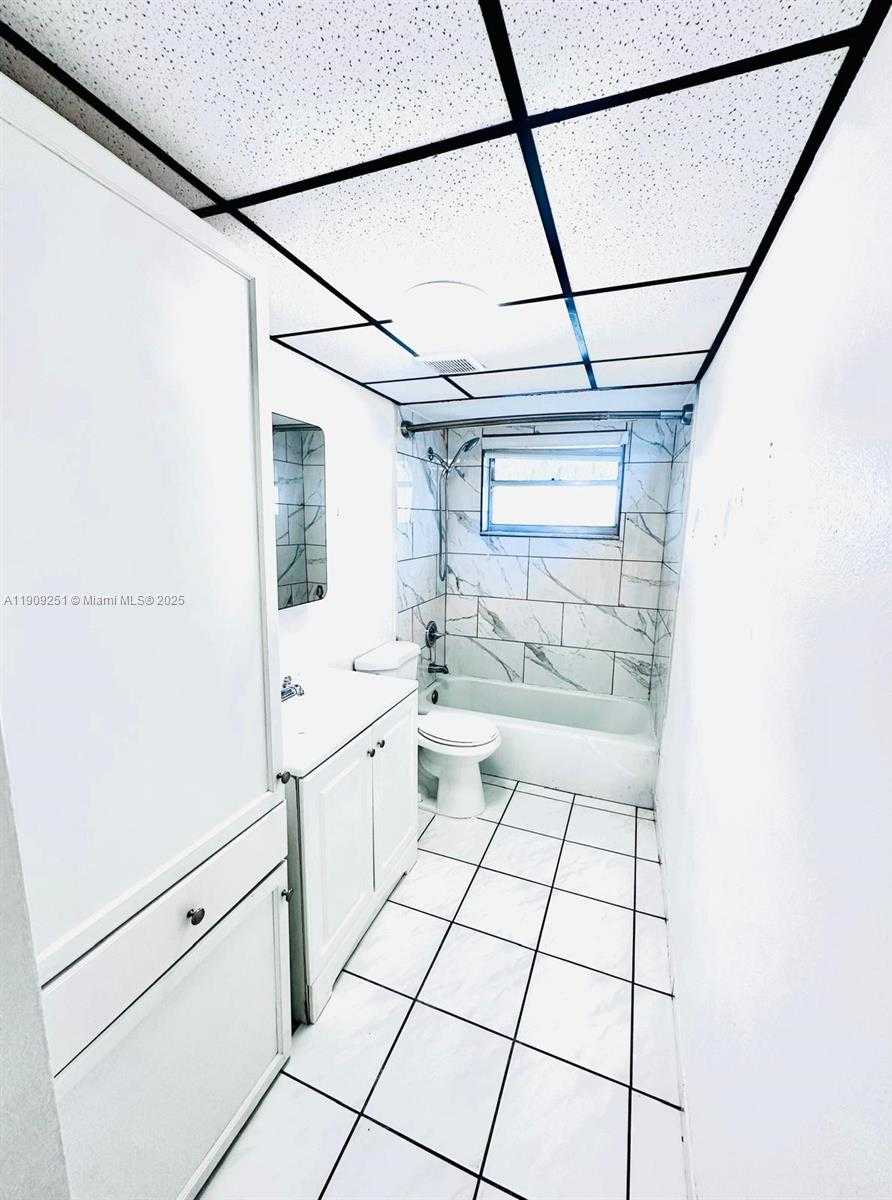 Small Image of 1750 WEST 46TH ST #535, Hialeah Number 8