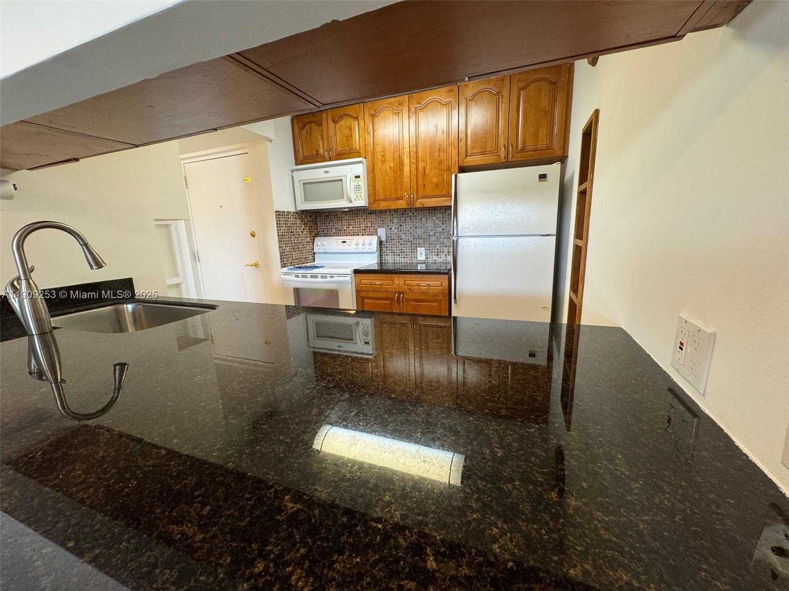 Small Image of 10700 SOUTH WEST 108TH AVE #C113, Miami Number 5