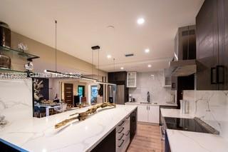 Small Image of 12330 GRIFFING BLVD, North Miami Number 6