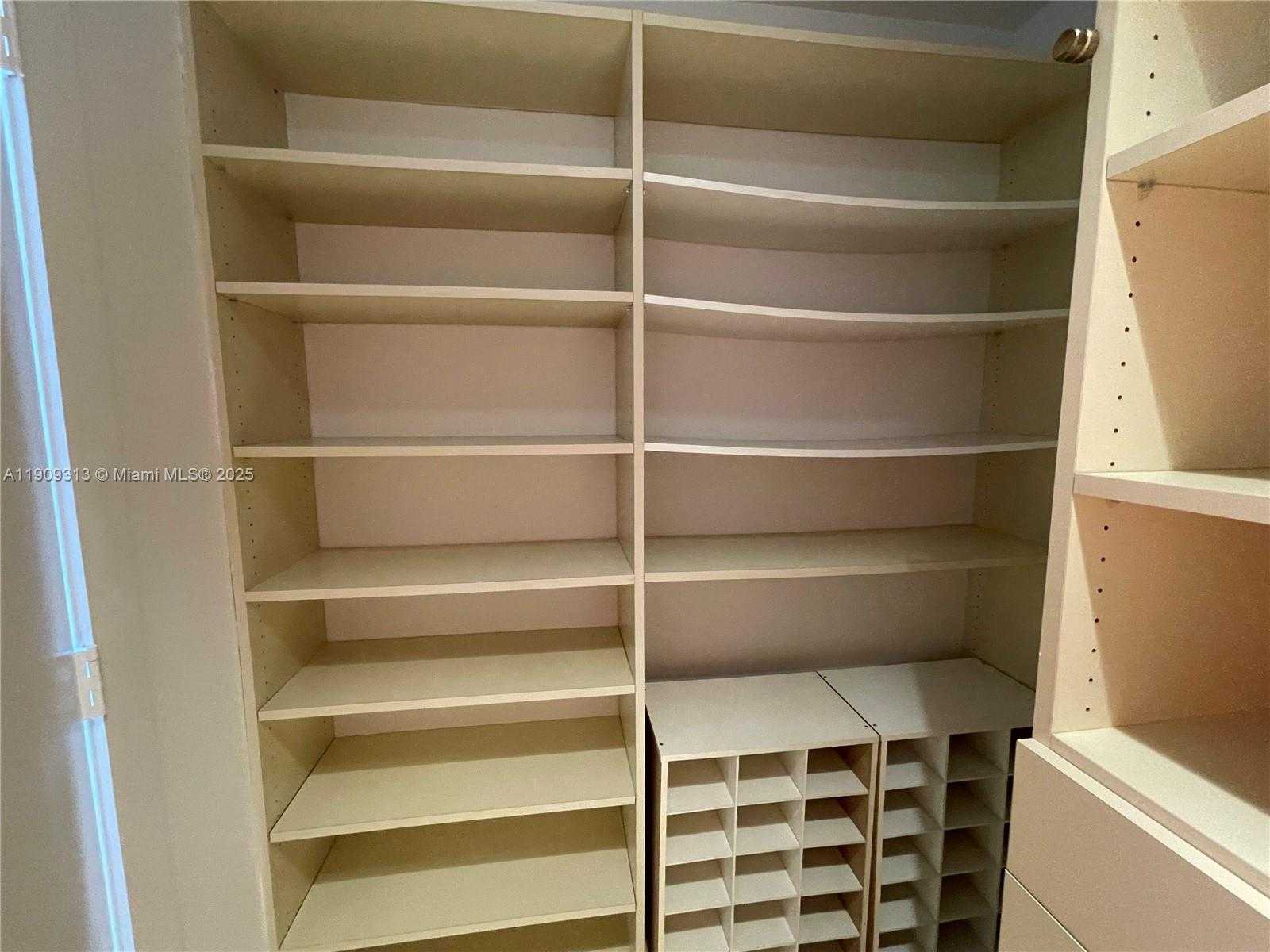 Small Image of 1060 BRICKELL AVE #3905, Miami Number 12