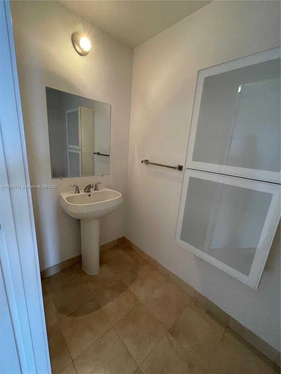 Small Image of 1060 BRICKELL AVE #3905, Miami Number 15