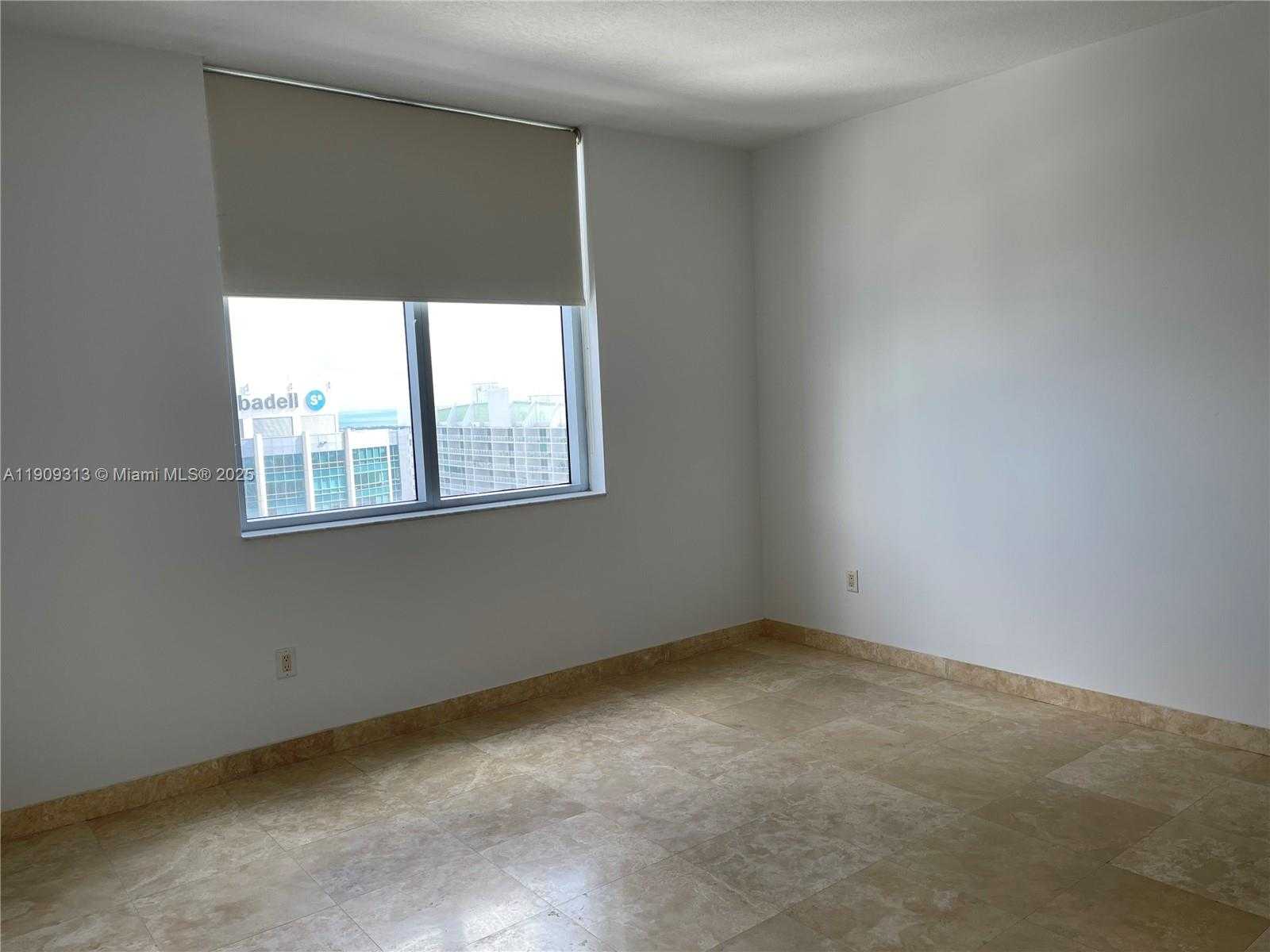 Small Image of 1060 BRICKELL AVE #3905, Miami Number 20