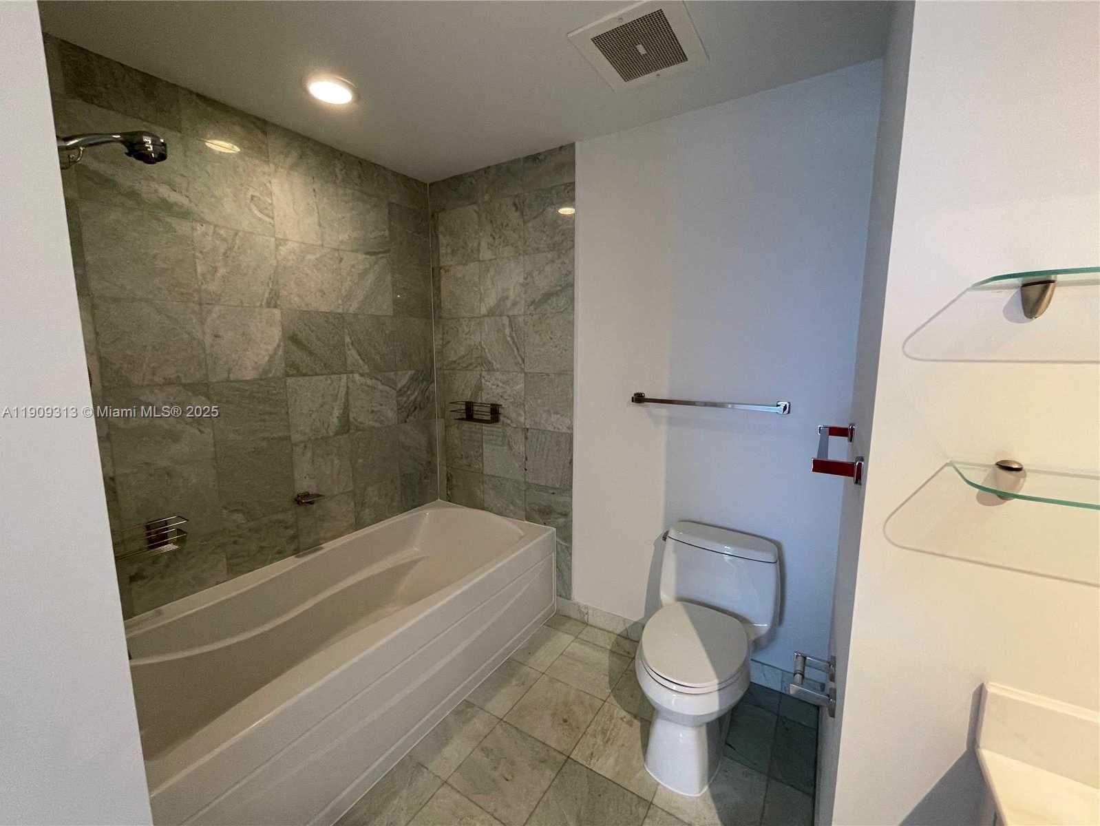 Small Image of 1060 BRICKELL AVE #3905, Miami Number 25