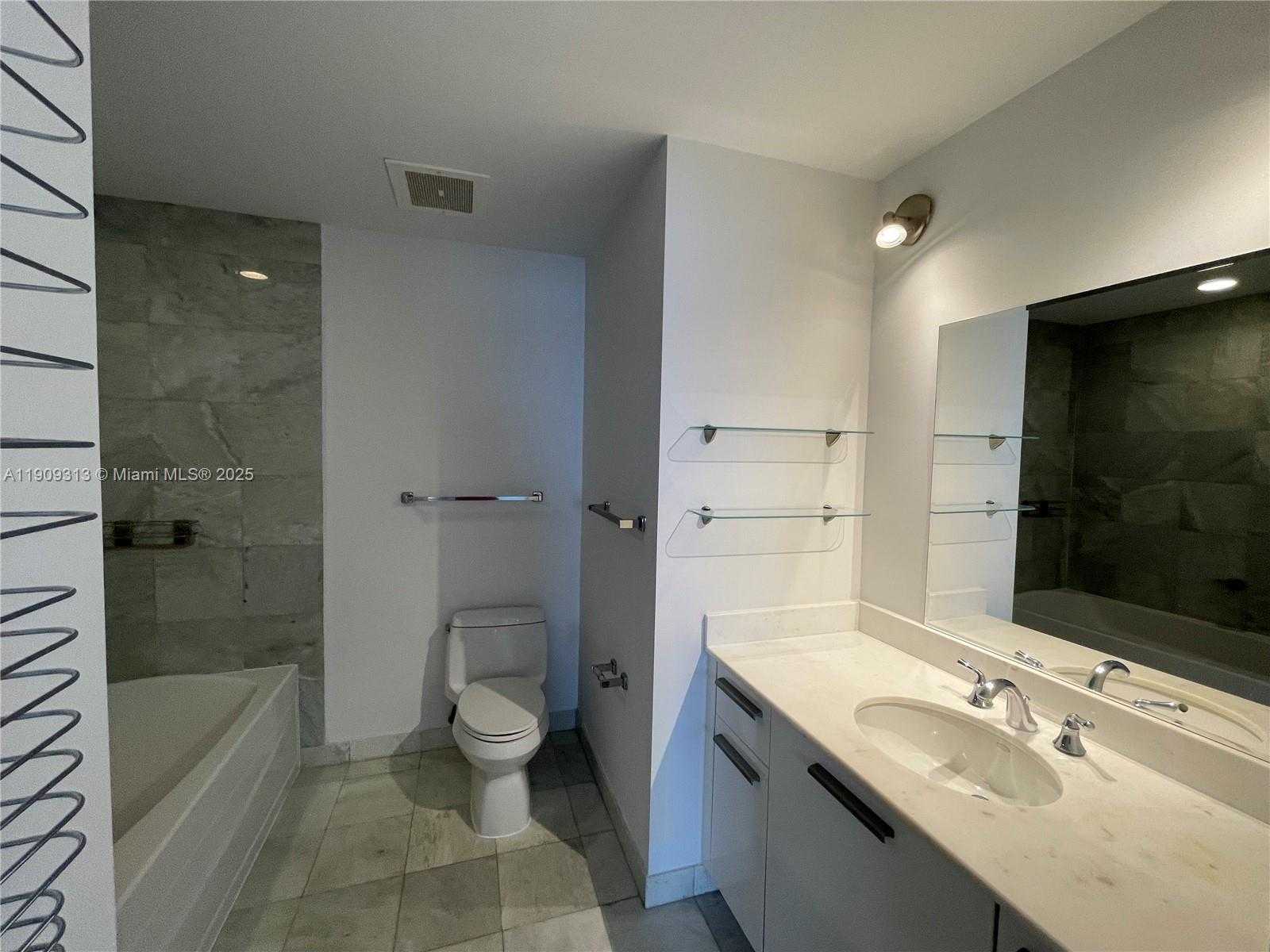 Small Image of 1060 BRICKELL AVE #3905, Miami Number 28