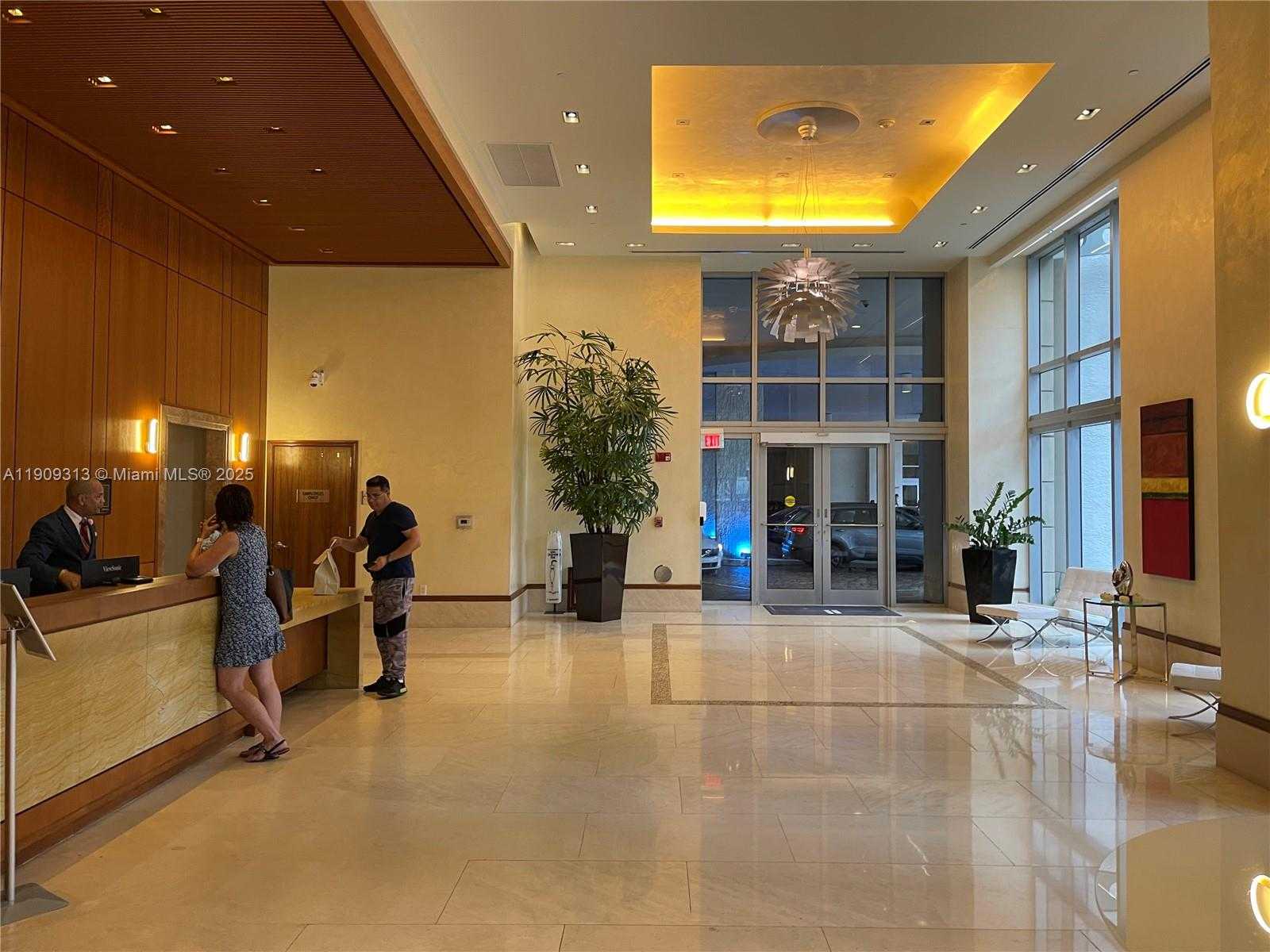 Small Image of 1060 BRICKELL AVE #3905, Miami Number 31