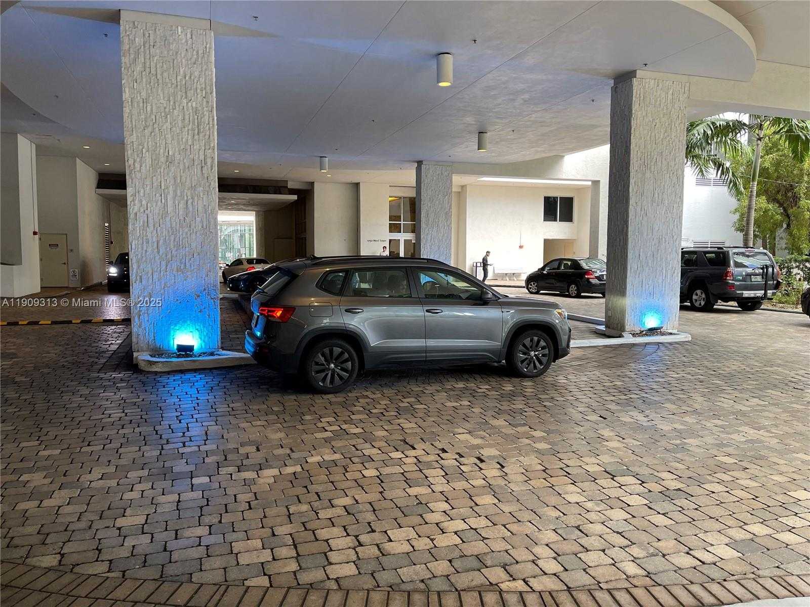 Small Image of 1060 BRICKELL AVE #3905, Miami Number 34