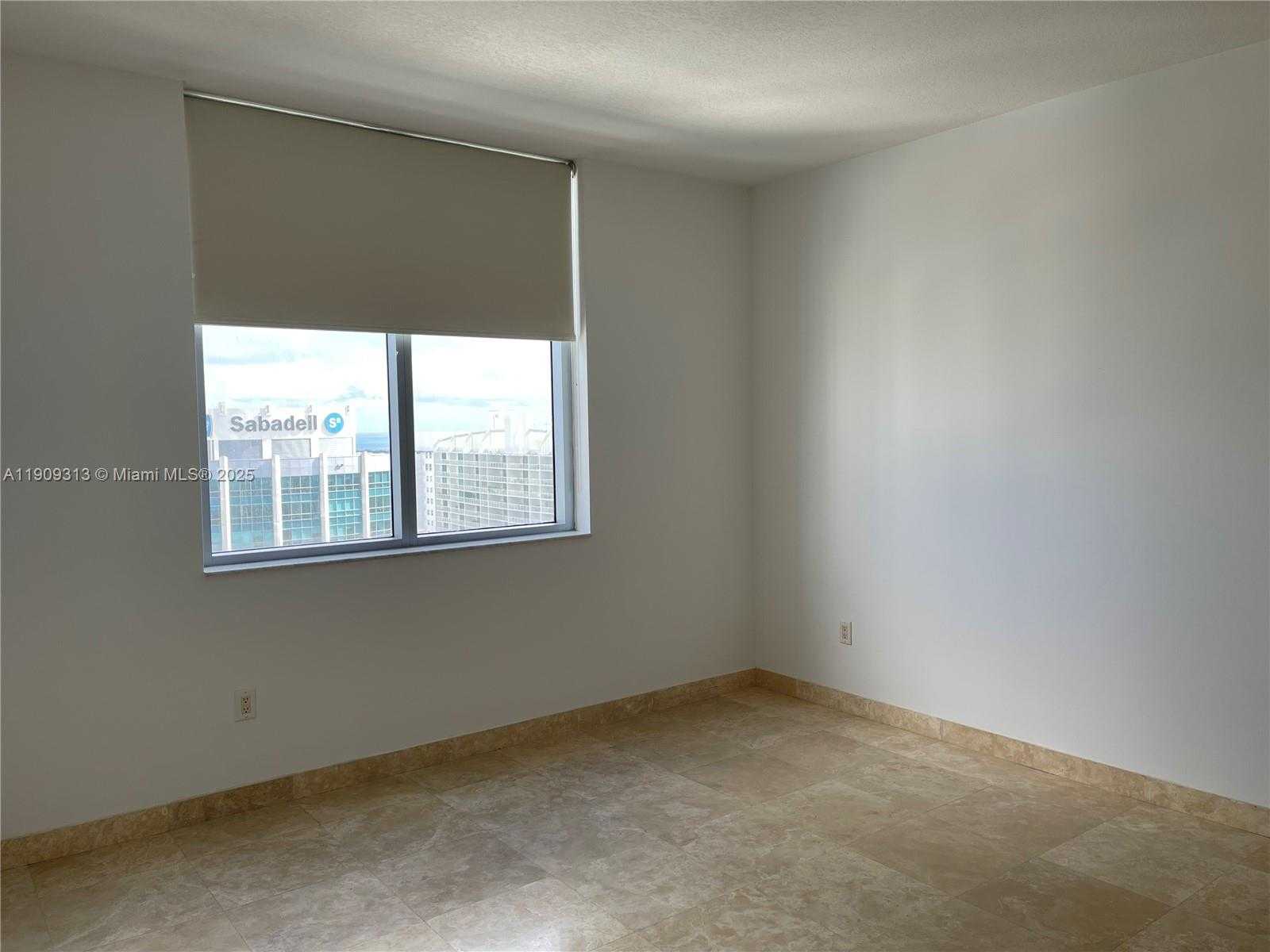 Small Image of 1060 BRICKELL AVE #3905, Miami Number 8