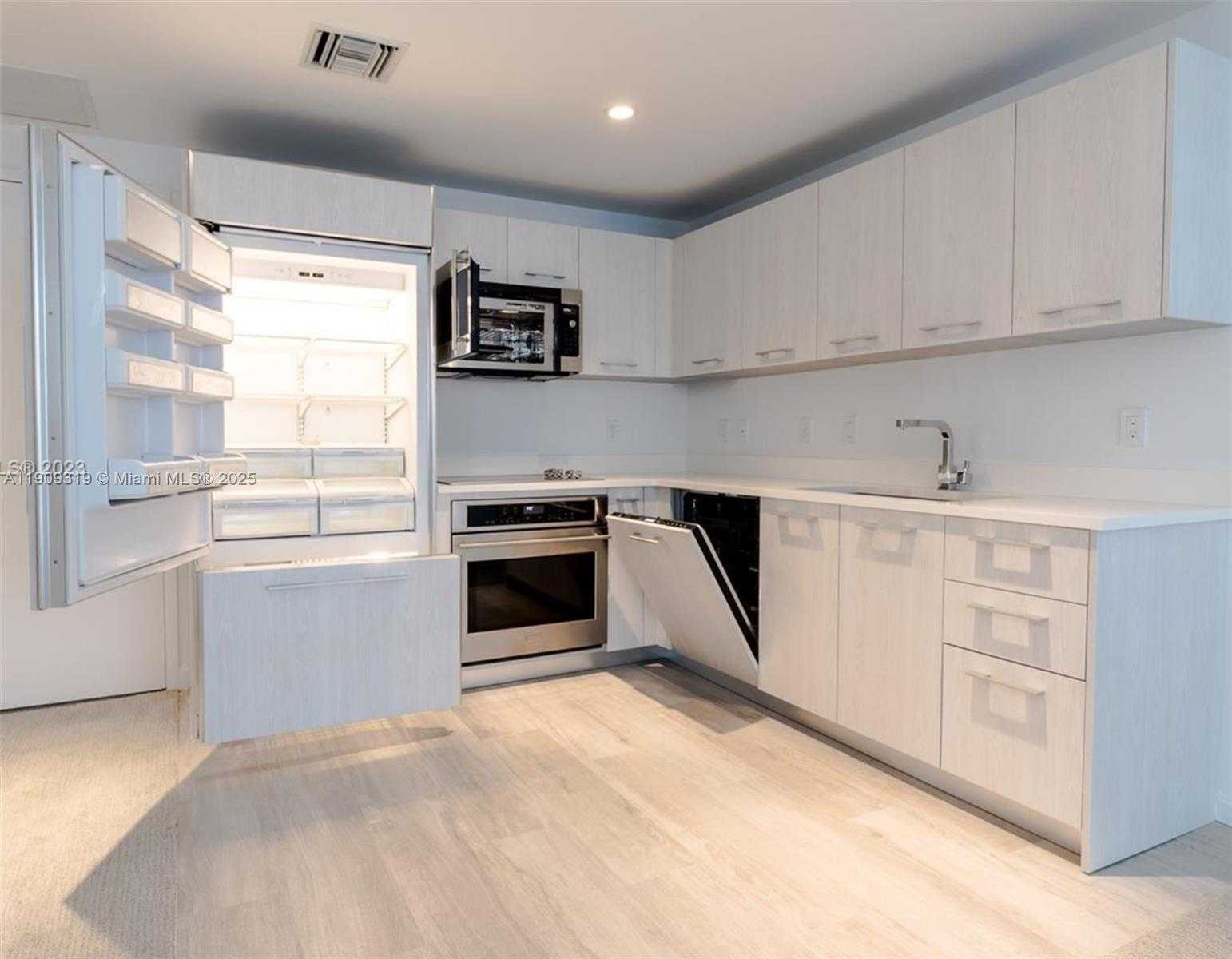 Small Image of 45 SOUTH WEST 9TH ST #2207, Miami Number 4