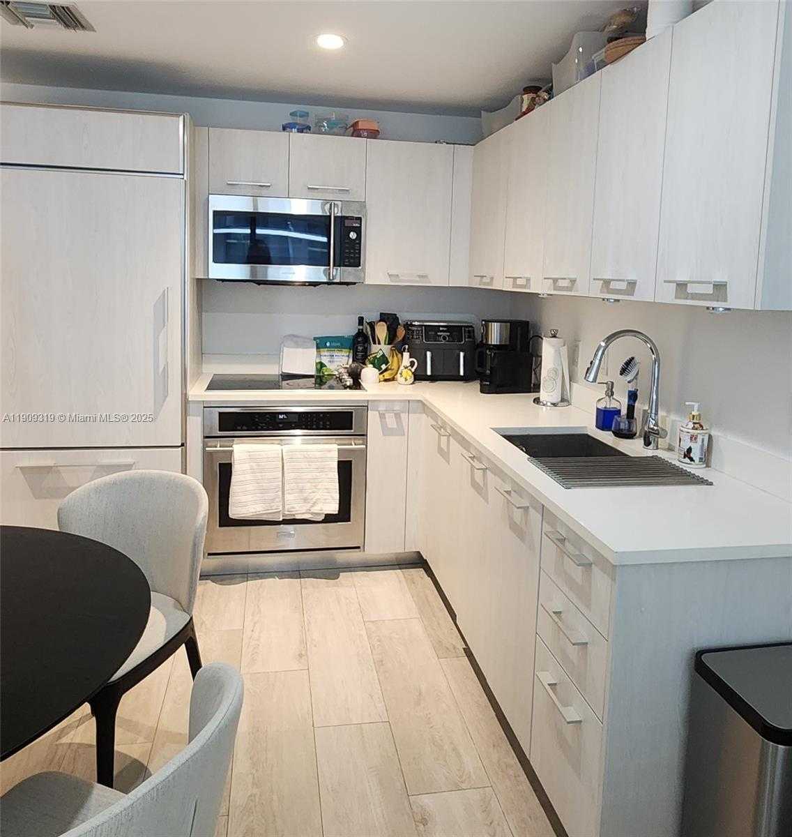 Small Image of 45 SOUTH WEST 9TH ST #2207, Miami Number 5