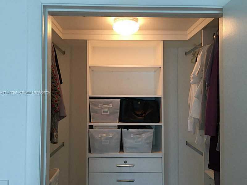 Small Image of Miami Number 15