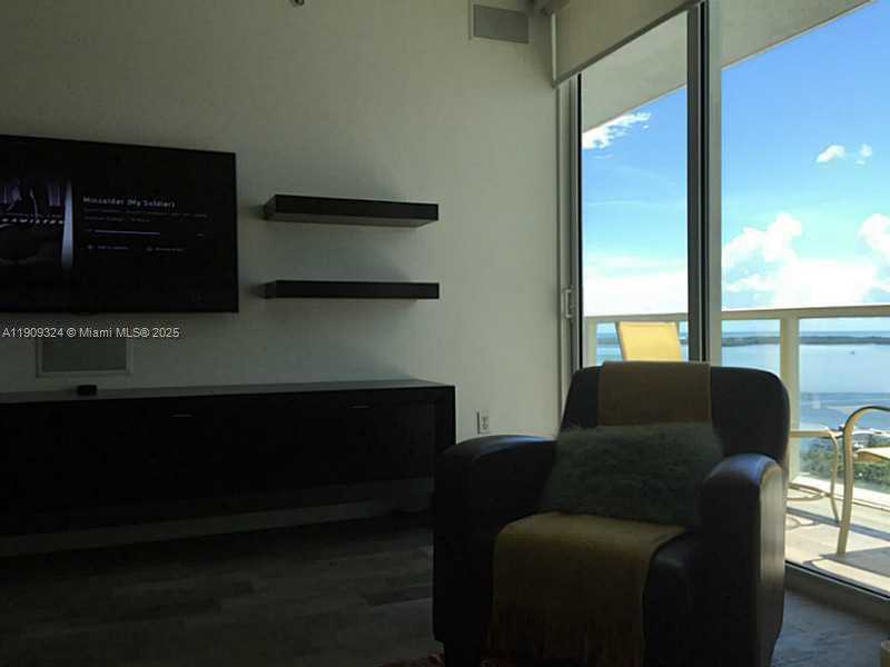 Small Image of Miami Number 35