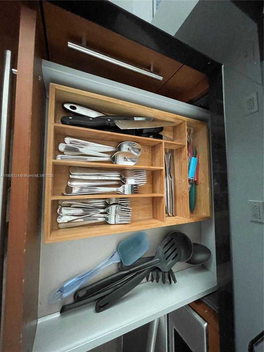 Small Image of Miami Number 49