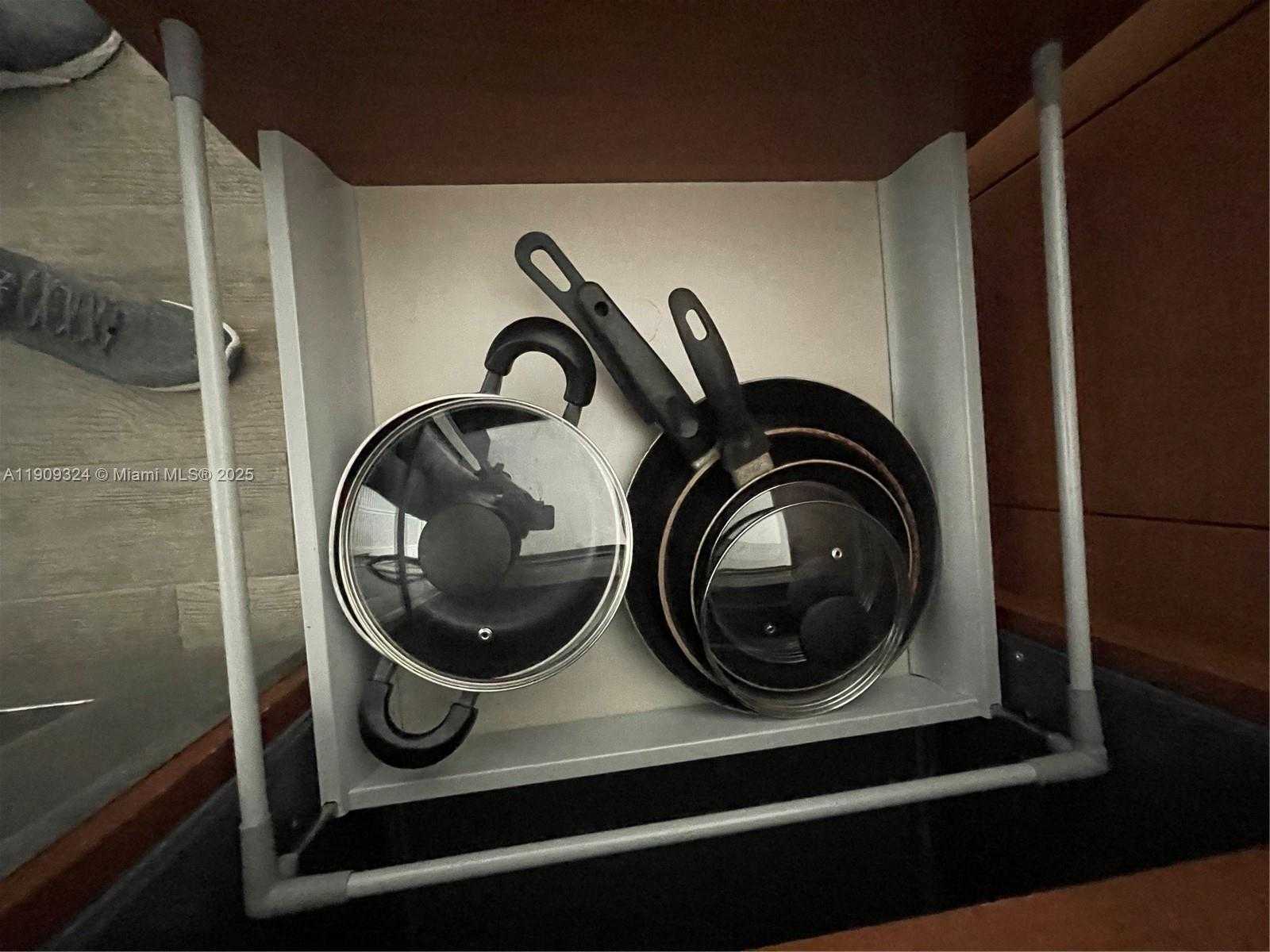 Small Image of Miami Number 50