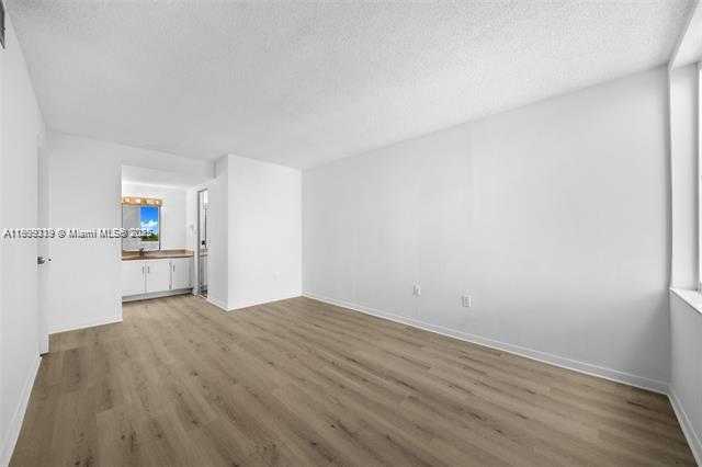 Small Image of 250 180TH DR #505, Sunny Isles Beach Number 13