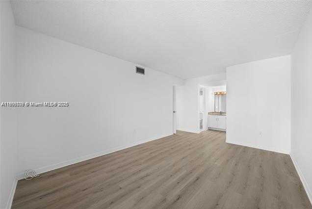 Small Image of 250 180TH DR #505, Sunny Isles Beach Number 14