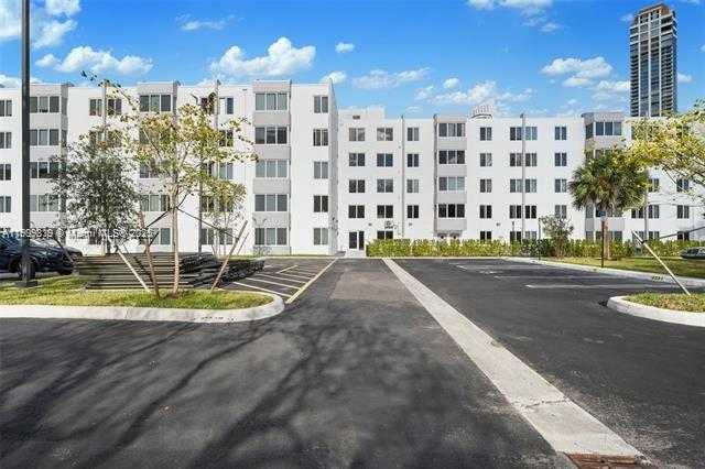 Small Image of 250 180TH DR #505, Sunny Isles Beach Number 15