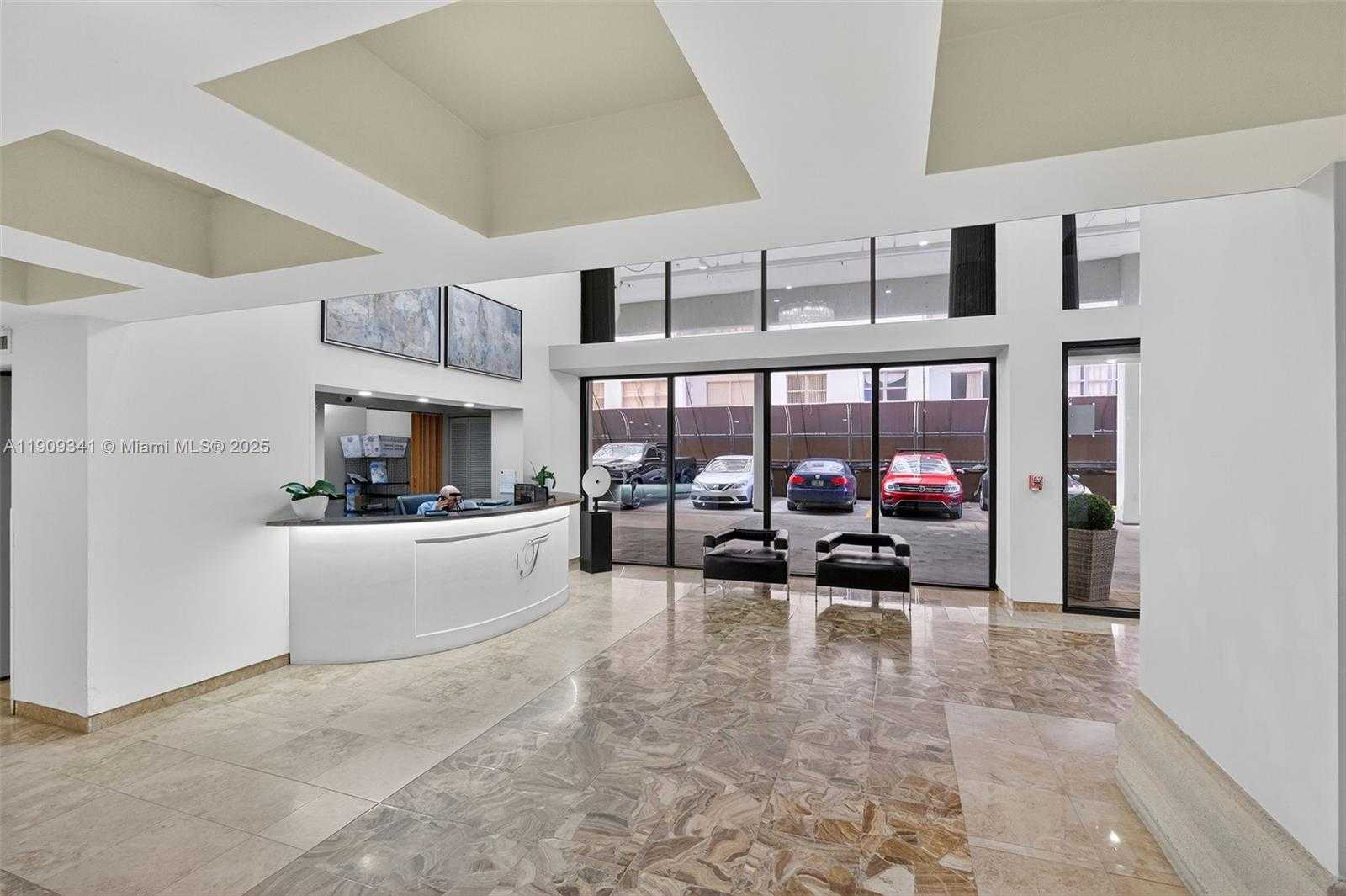 Small Image of 6061 COLLINS AVE #7B, Miami Beach Number 10