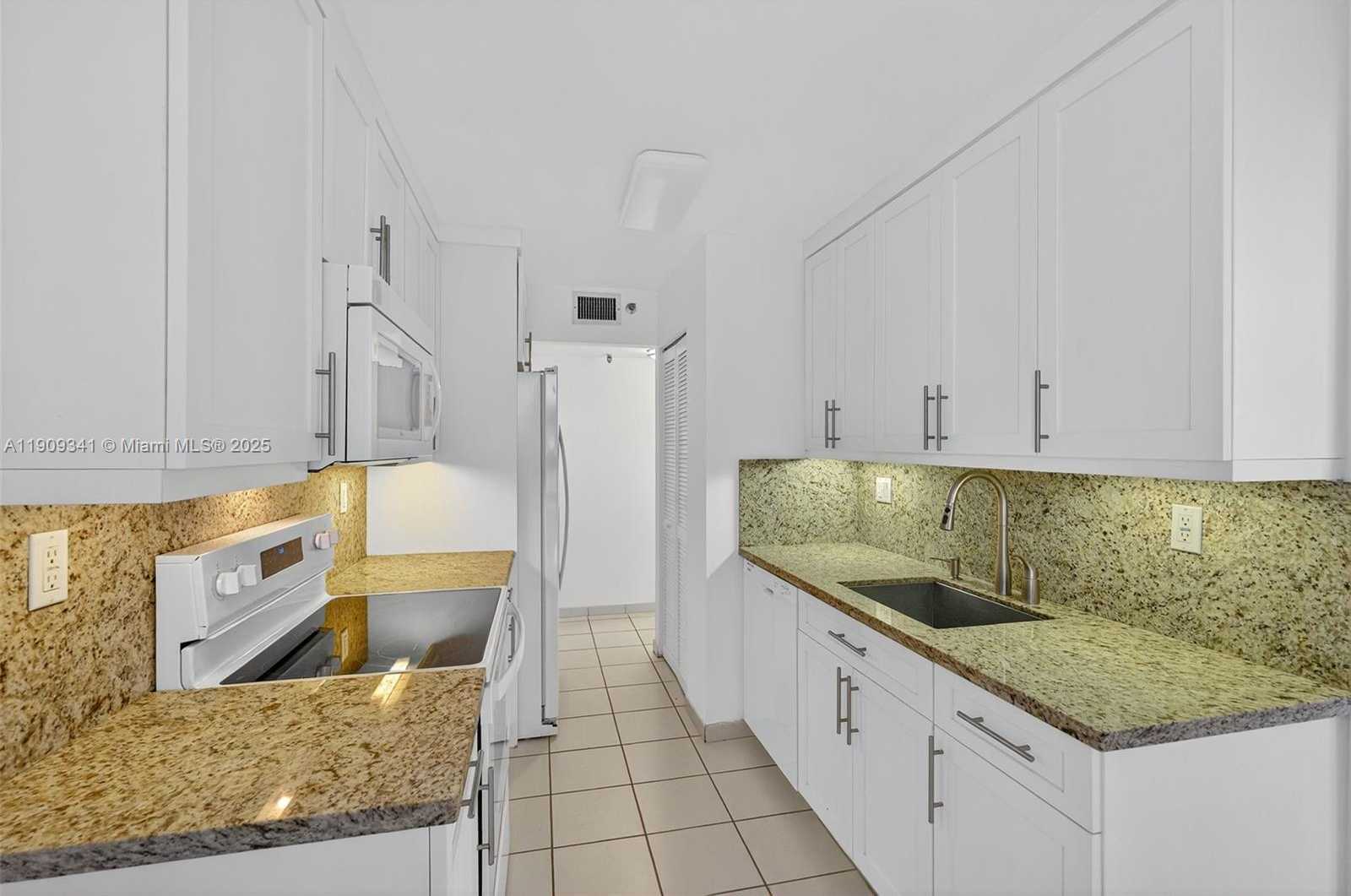 Small Image of 6061 COLLINS AVE #7B, Miami Beach Number 19