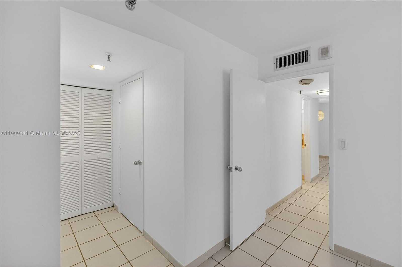 Small Image of 6061 COLLINS AVE #7B, Miami Beach Number 30