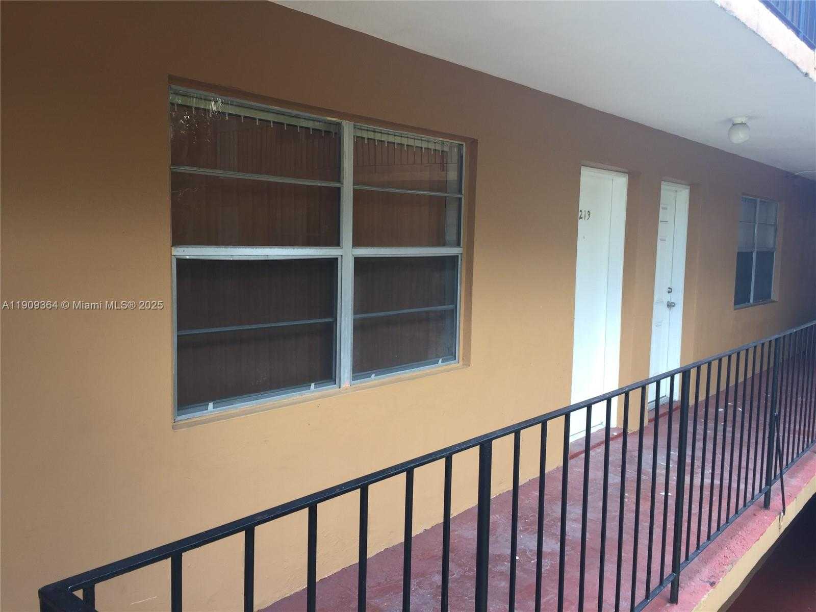 Small Image of 1280 WEST 54TH ST #219B, Hialeah Number 19