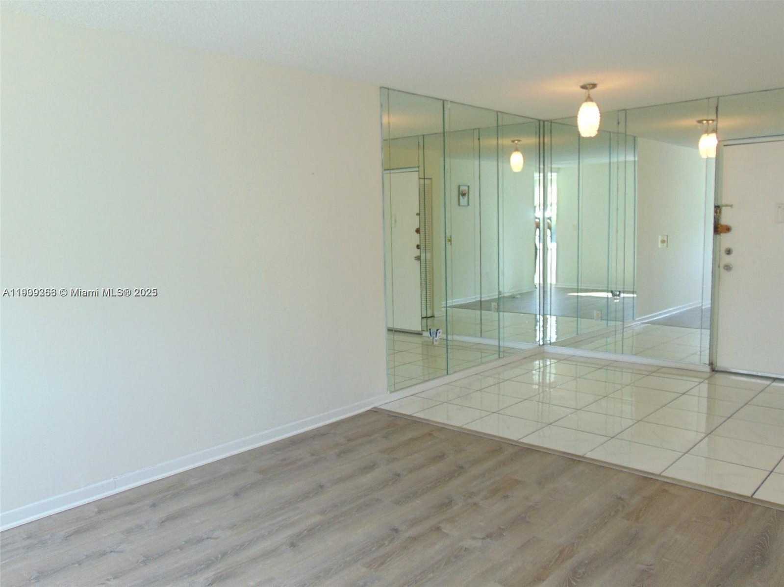Small Image of 250 180TH DR #303, Sunny Isles Beach Number 6