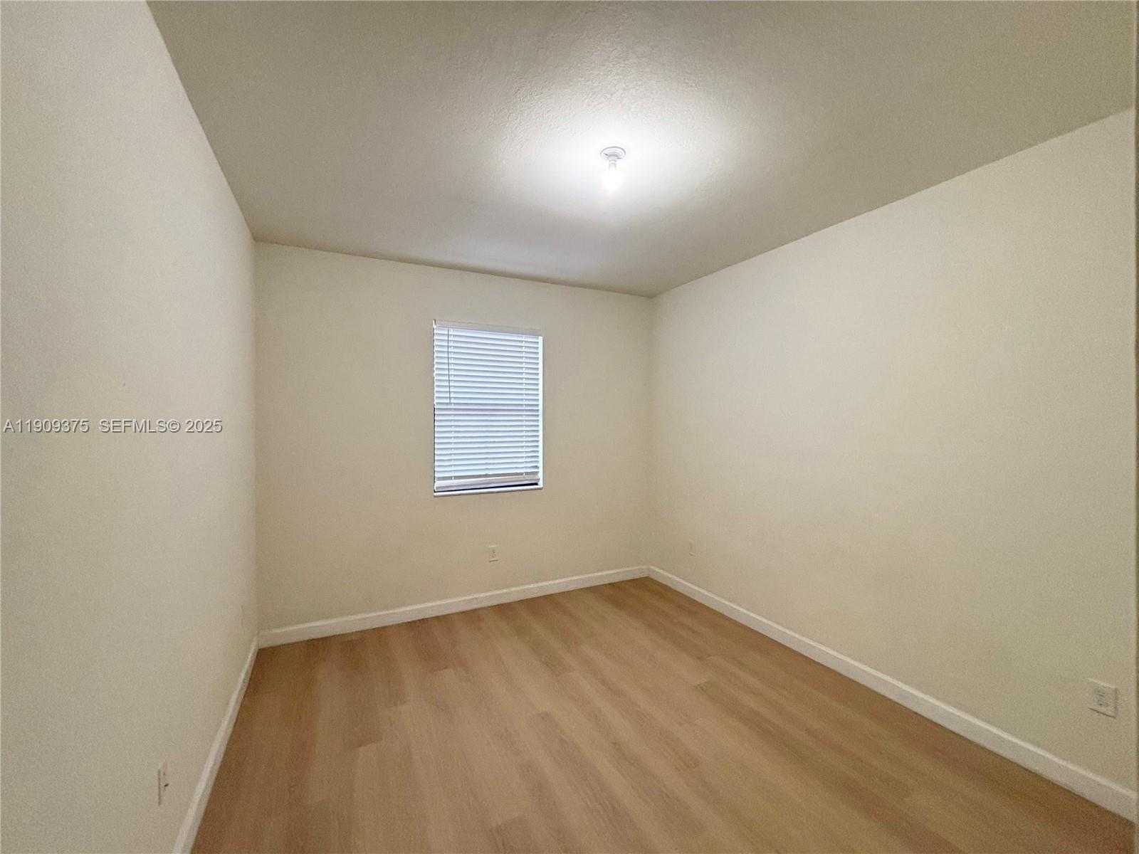 Small Image of 8875 NORTH WEST 102ND PL, Doral Number 14