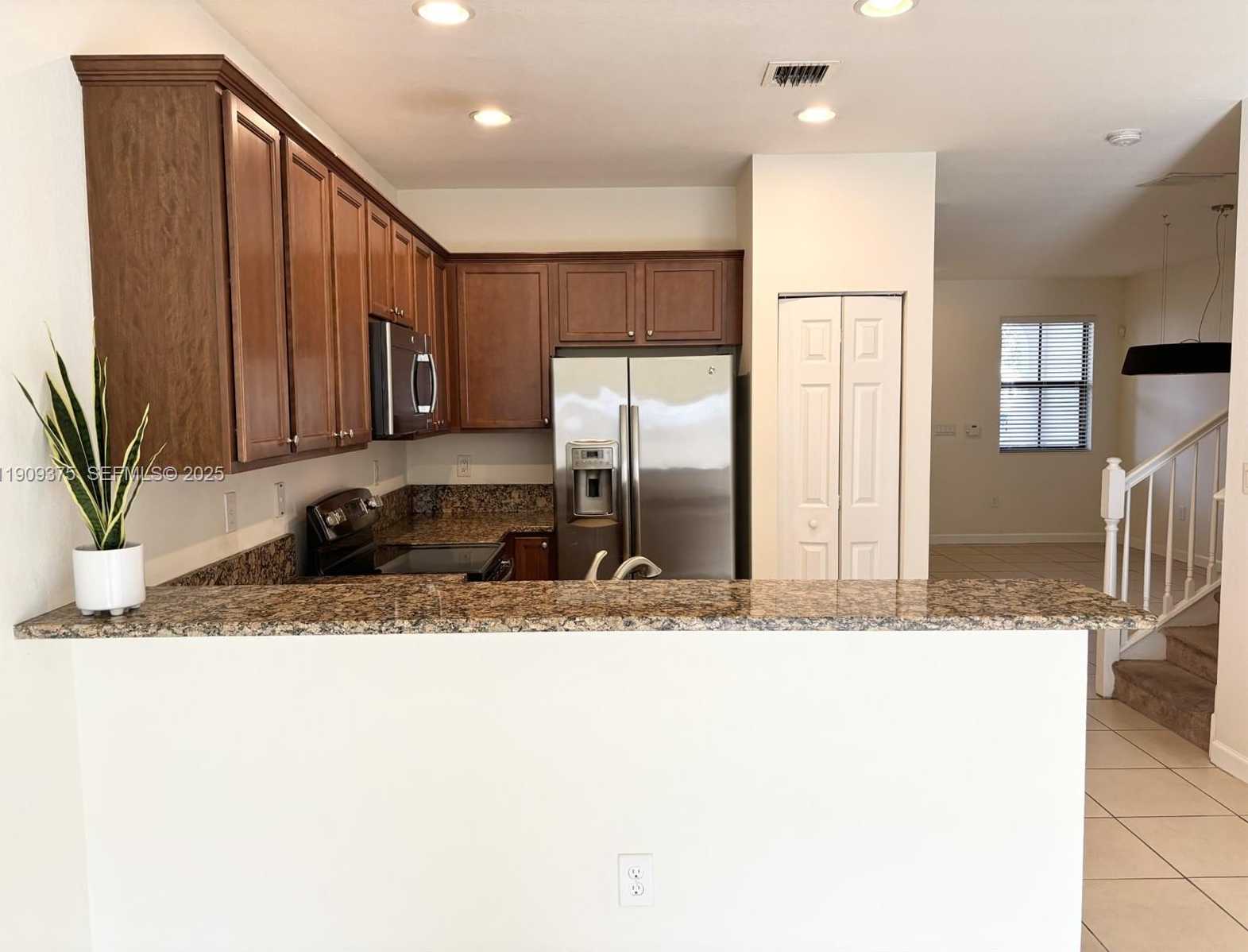 Small Image of 8875 NORTH WEST 102ND PL, Doral Number 4