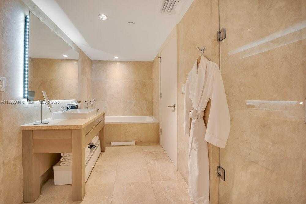 Small Image of 102 24TH ST #1204, Miami Beach Number 16