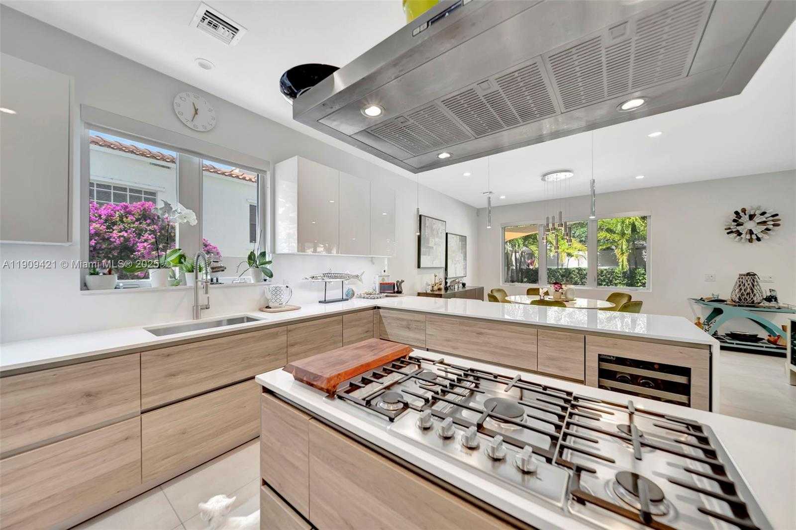 Small Image of 544 NORTH VICTORIA PARK RD, Fort Lauderdale Number 13